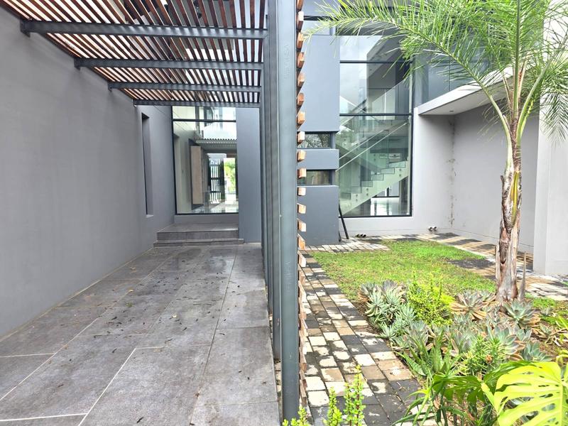 5 Bedroom Property for Sale in The Islands Estates North West